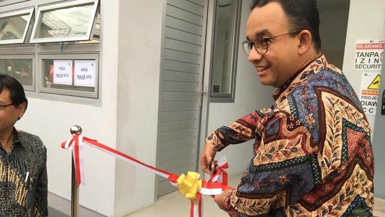Anies Resmikan Gardu Listrik MRT di Jakarta Selatan