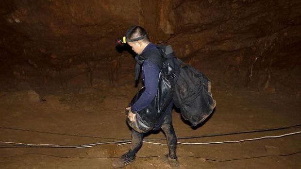 Di Balik Penyelamatan Belasan Remaja di Gua Thailand