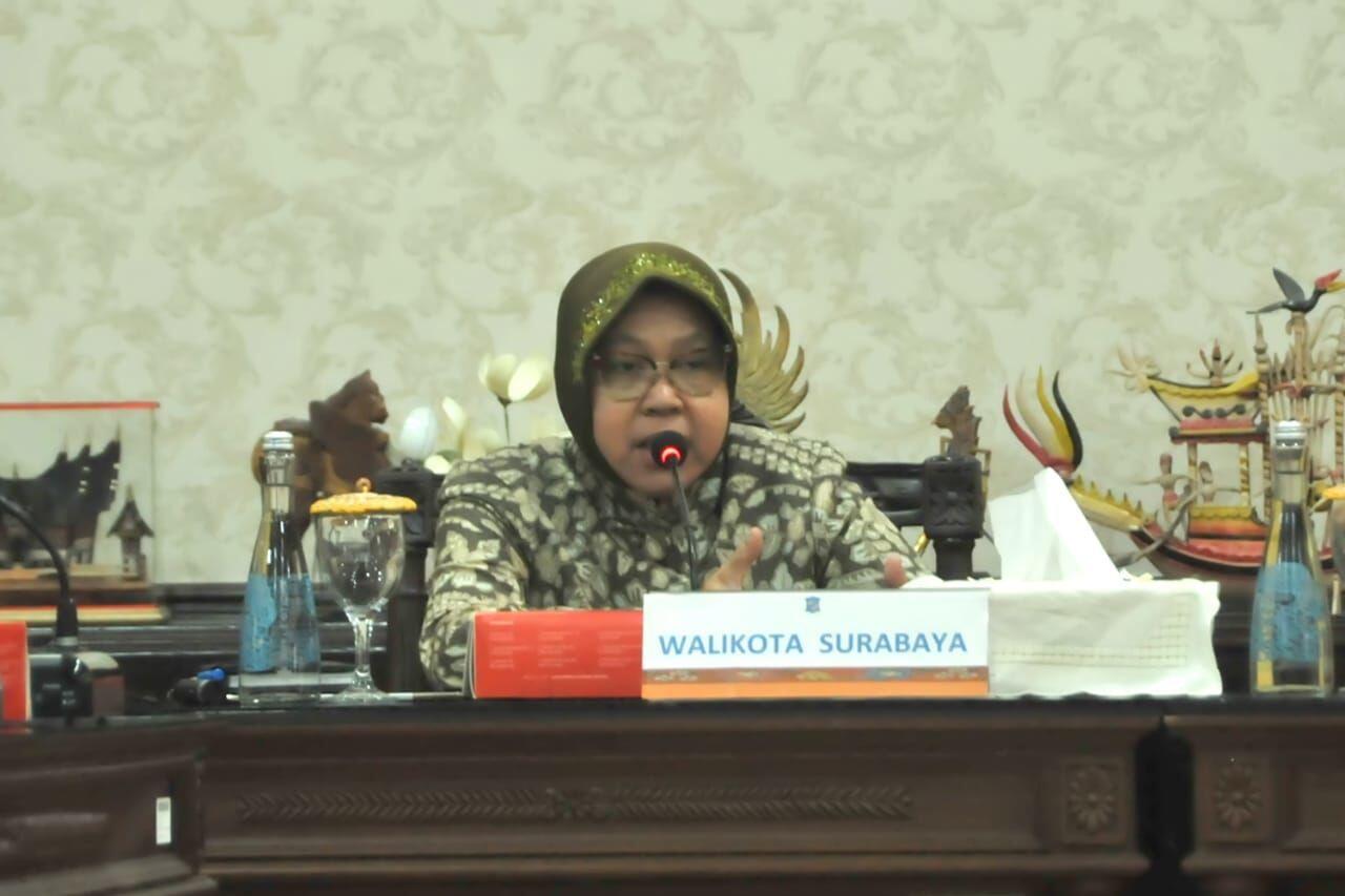 Kumpulkan Camat, Risma Tanyakan e-KTP yang Tertahan Dua Tahun
