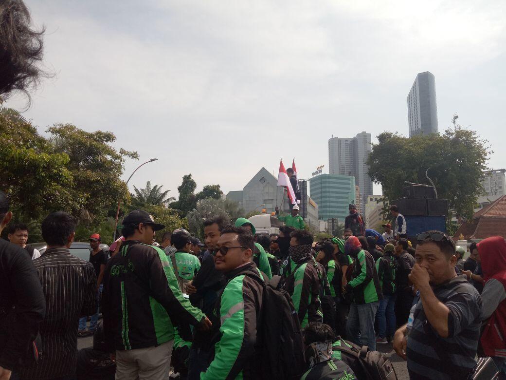 DPRD Surabaya Janjikan Perda Legalitas Ojek Online