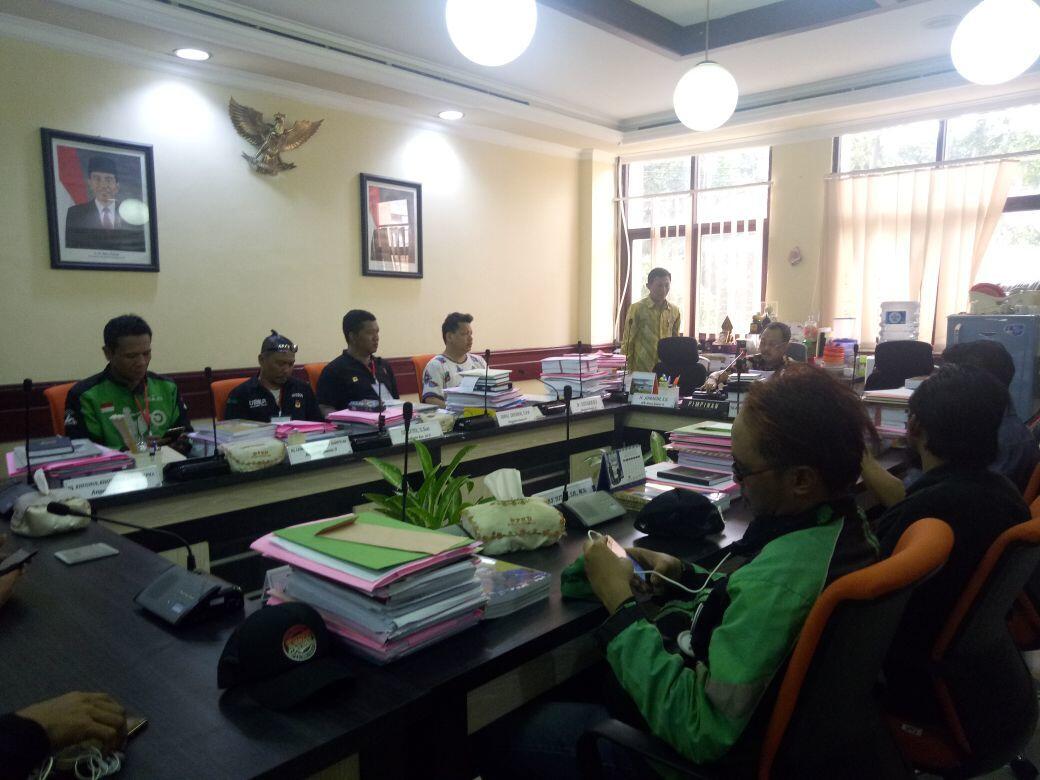 DPRD Surabaya Janjikan Perda Legalitas Ojek Online