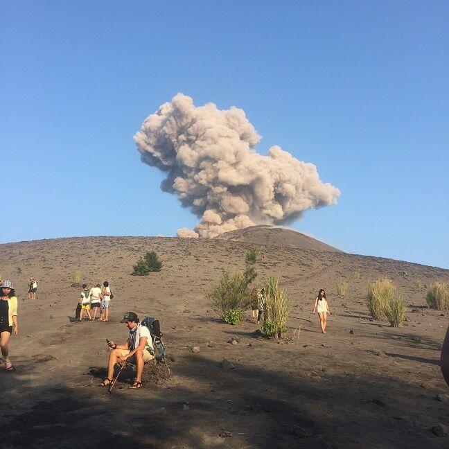 Berstatus Waspada, Ini 10 Potret Pesona Keindahan Gunung Krakatau