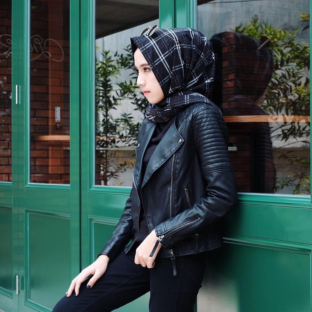 10 Gaya Outerwear ala Selebgram Rizky Amelia, Sederhana tapi Keren!