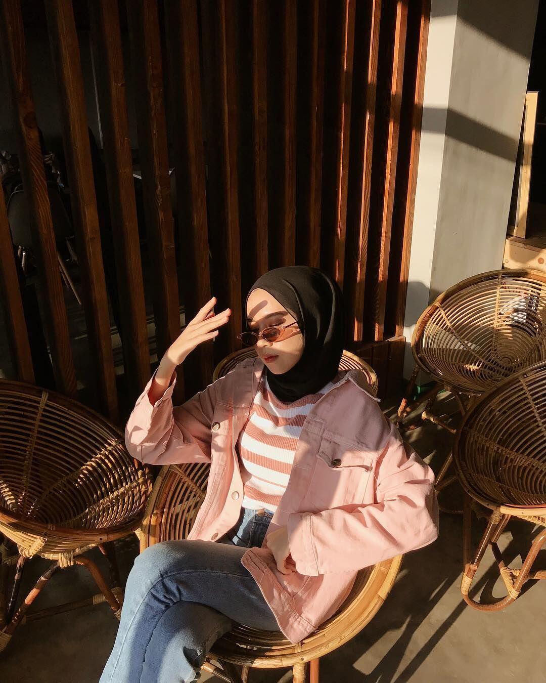 10 Gaya Outerwear ala Selebgram Rizky Amelia, Sederhana tapi Keren!