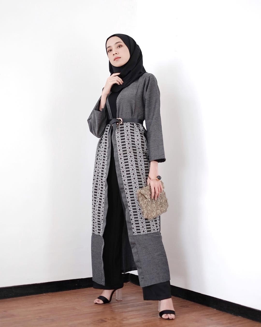10 Gaya Outerwear ala Selebgram Rizky Amelia, Sederhana tapi Keren!