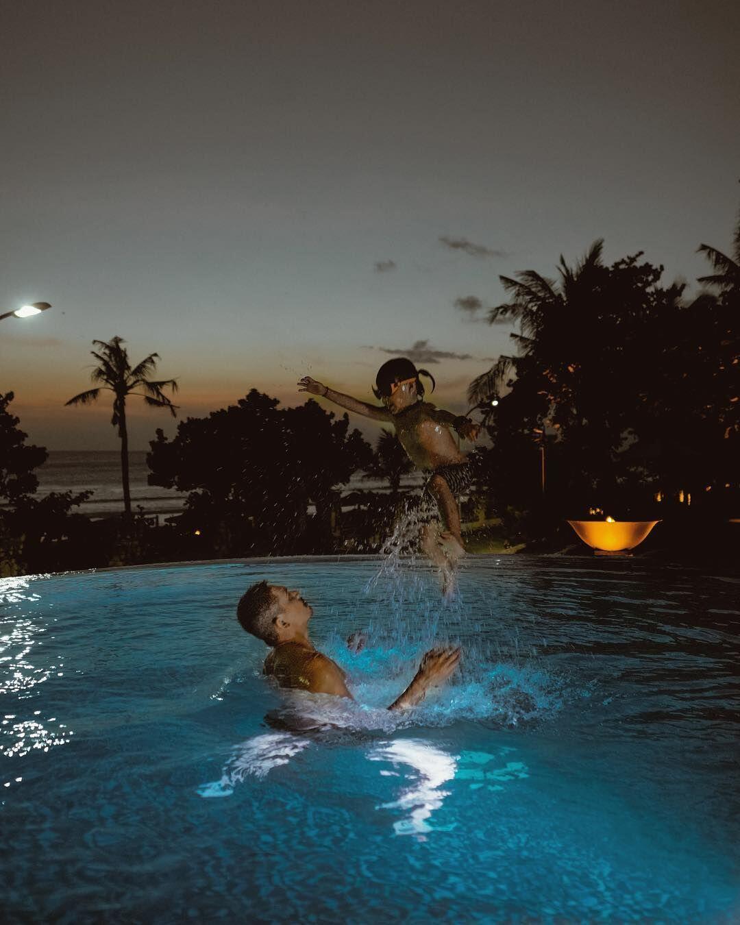 Babymoon Sekaligus Liburan, 10 Potret Seru Keluarga Ryan Delon di Bali