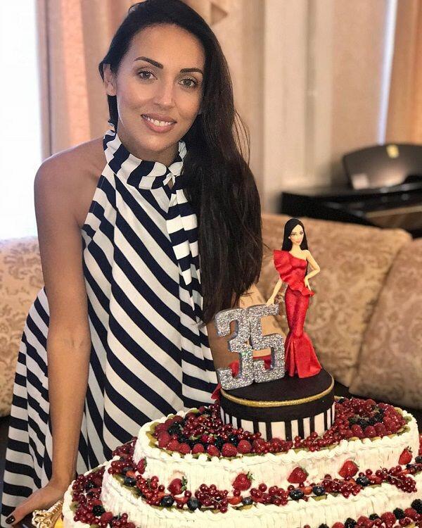 10 Pesona Alsou, Diva Rusia yang Raih Kesuksesan Karir Mirip Anggun