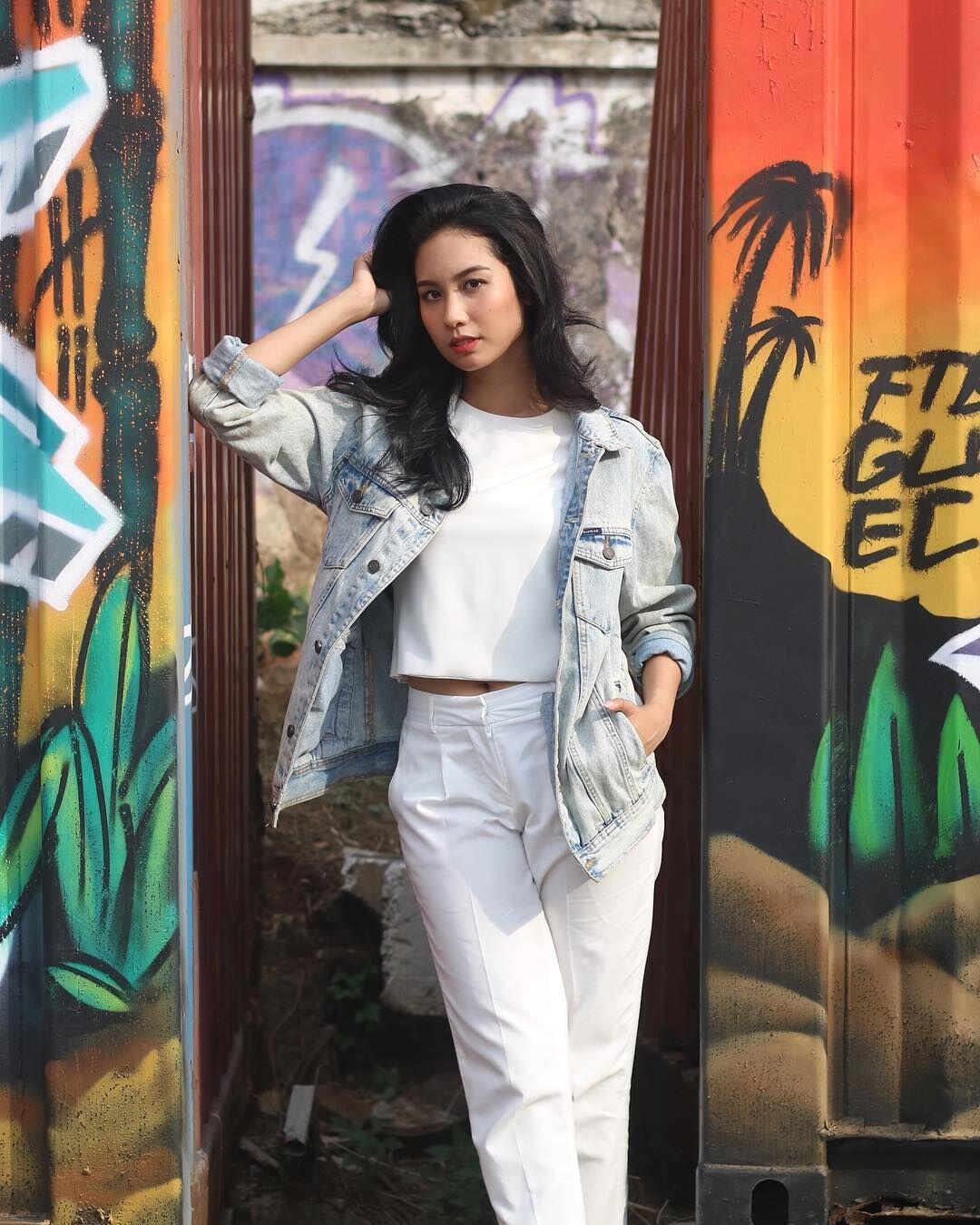 10 Pesona Shabrina Ayu R, Presenter Bola Penakluk Hati Ryuji Utomo
