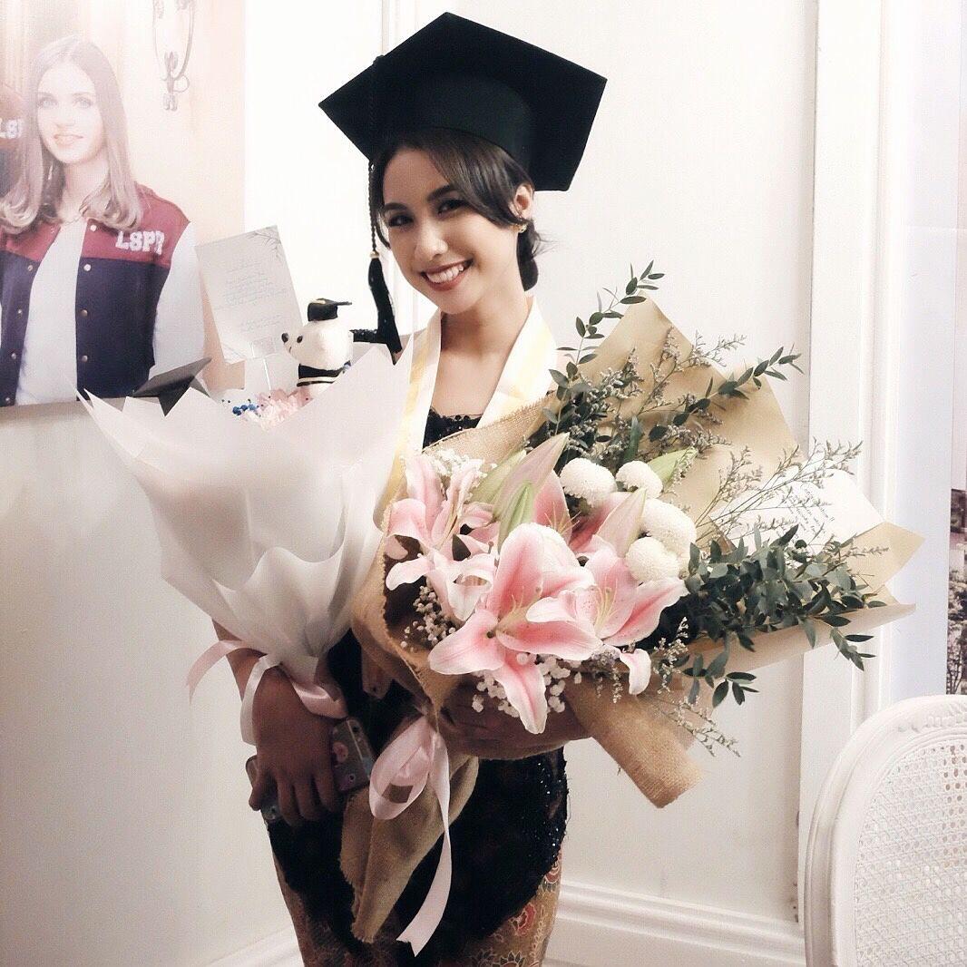10 Pesona Shabrina Ayu R, Presenter Bola Penakluk Hati Ryuji Utomo