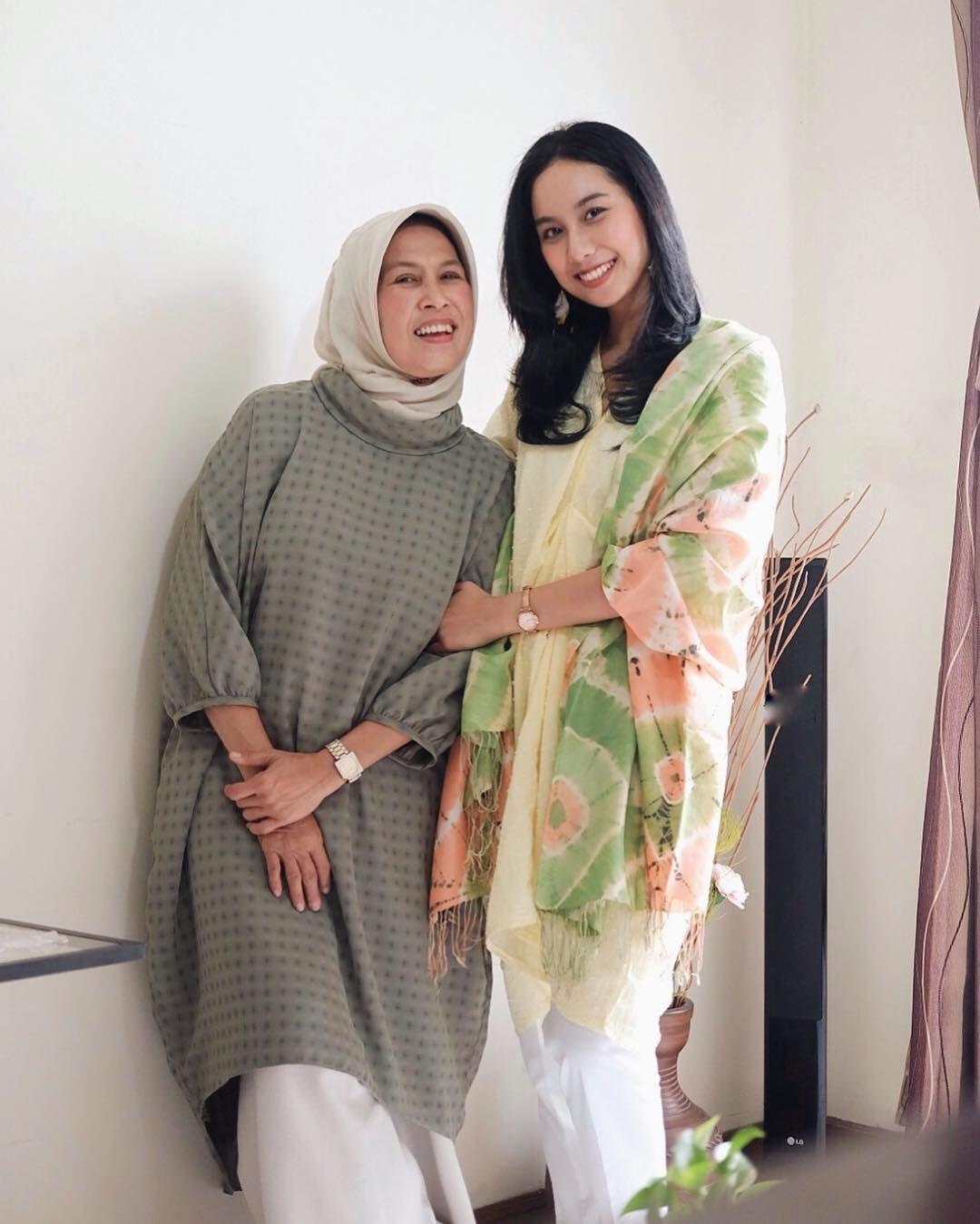 10 Pesona Shabrina Ayu R, Presenter Bola Penakluk Hati Ryuji Utomo