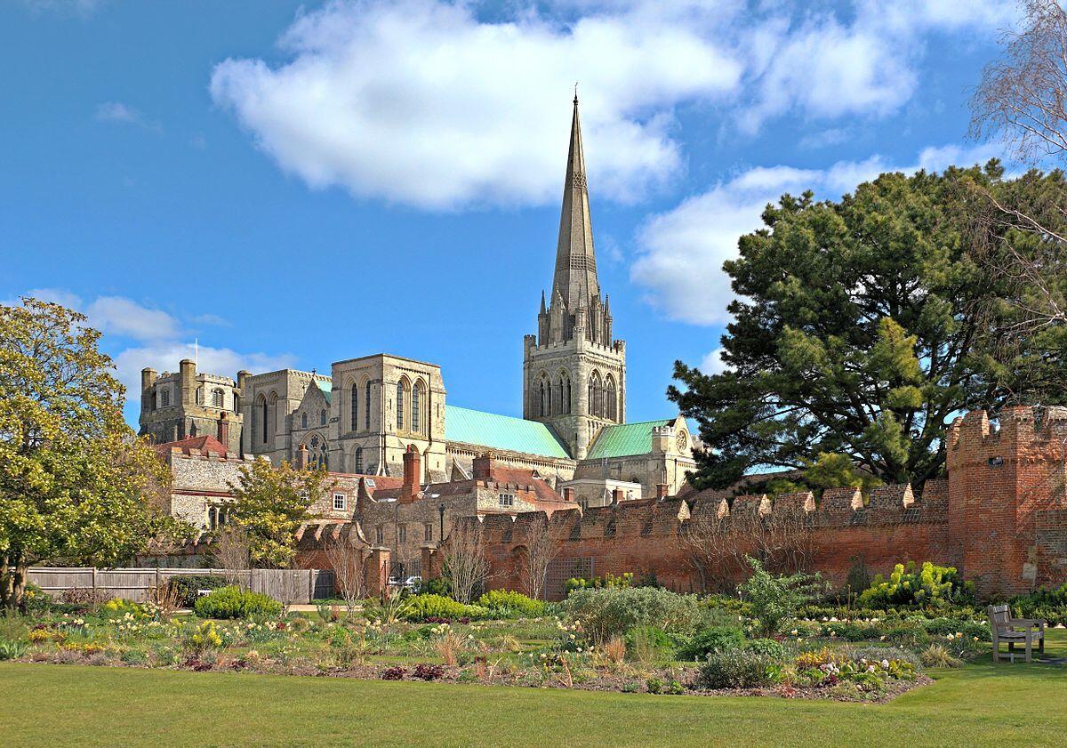 7 Wisata Unik nan Kece di Sussex, Kota yang Dipimpin Harry-Meghan