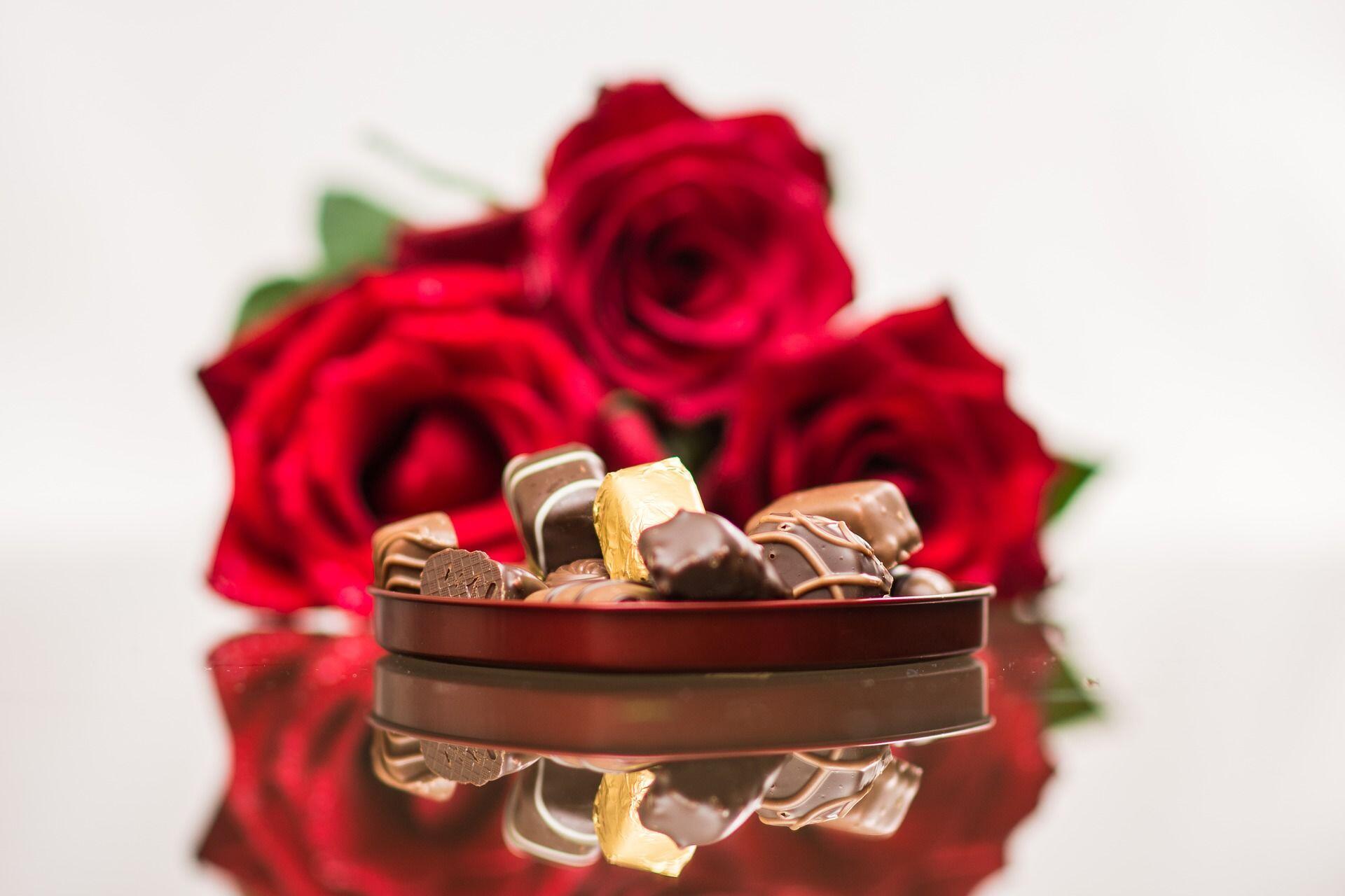 Pasangan Kurang Romantis? Lakukan 6 Trik Ini Untuk Memancingnya!