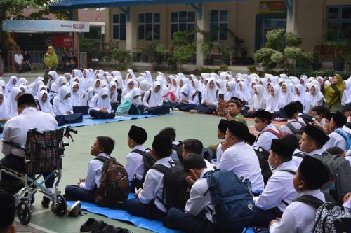 Serba - Serbi Di Hari Pertama Masuk Sekolah Lagi