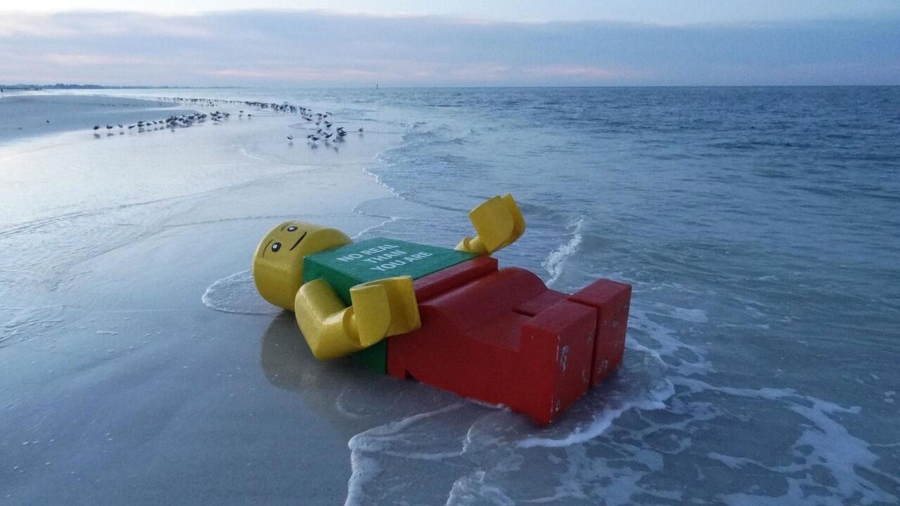 Bikin Bingung Penemunya, 7 Benda Aneh Ini Pernah Terdampar di Pantai!