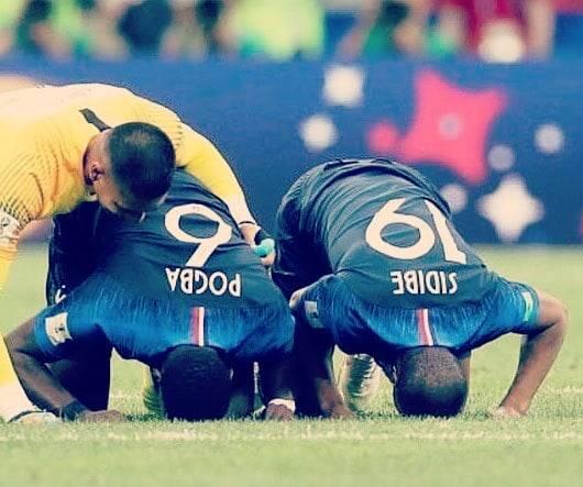 Momen Spiritual Pemain Muslim Prancis di Piala Dunia 2018