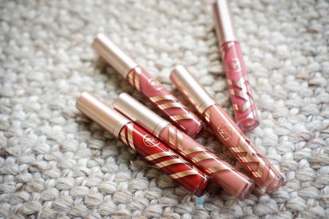 5 Produk Lipstik Artis Indonesia, Gak Kalah dari Buatan Luar Negeri