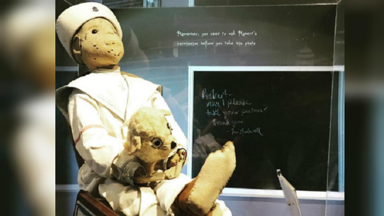 Seperti Film Sabrina, Ini 5 Boneka Menyeramkan dalam Sejarah