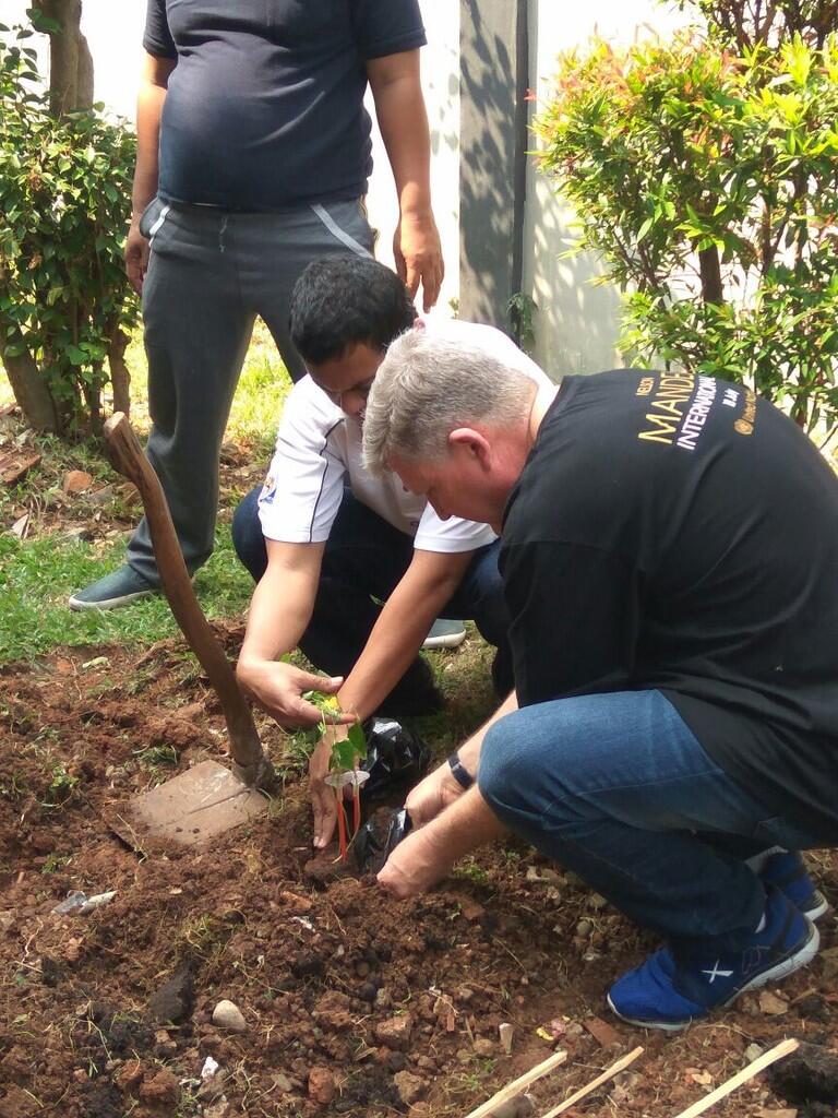 Dubes Afrika Selatan Peringati Kelahiran Mandela di Panti Dinsos