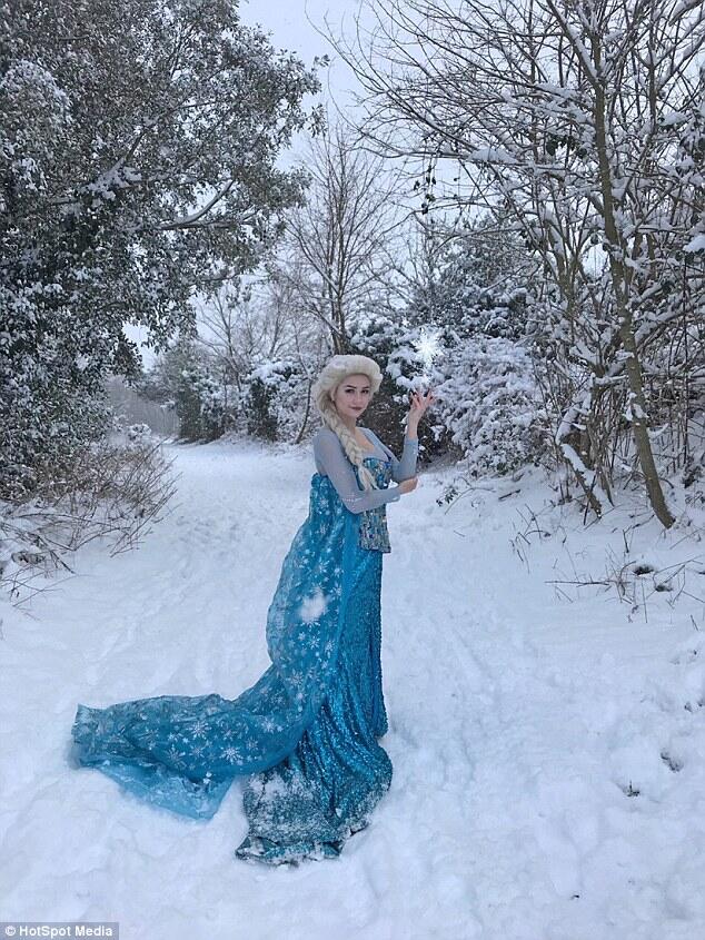Cantik dan Anggun, Inilah Cosplay Elsa dan Cinderella Dunia Nyata