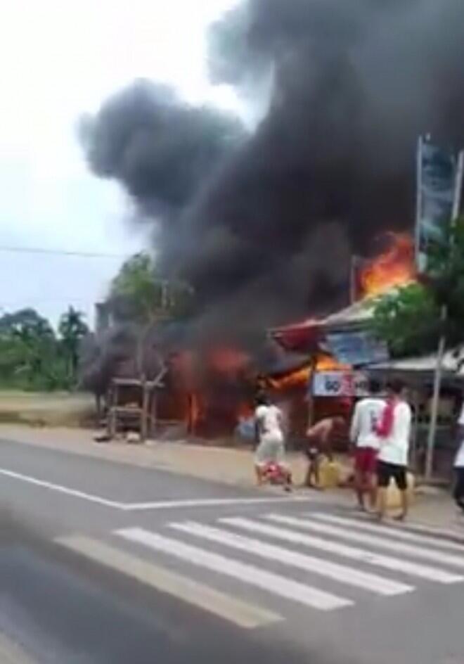 Selamatkan Mertua, Halimah Nekat Masuk ke Toko yang Terbakar