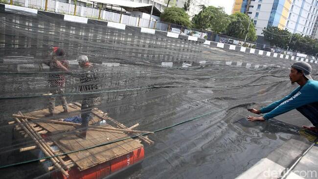 Waring Kali Item Dekat Wisma Atlet Akan Ditanami Tanaman Rambat