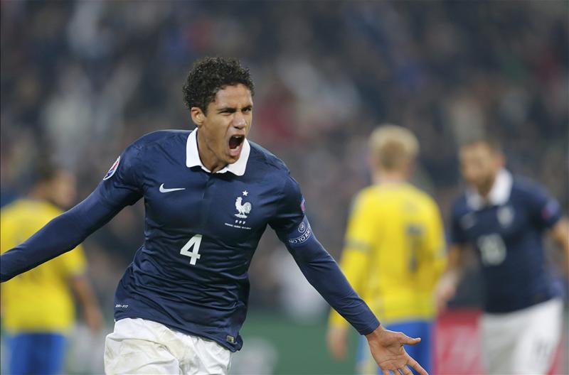 Varane dan Citra Elegan Bek Modern