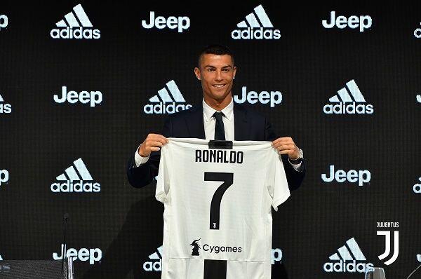 Mau Punya Jersey Juventus Milik CR7? Nih Daftar Harganya!