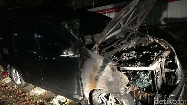 Aktivis #GantiPresiden2019 Mobilnya terbakar. Kok Bisa?