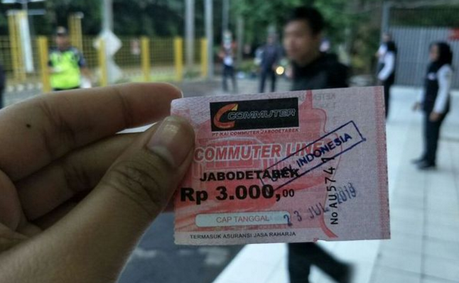 Soal Calo Tiket Kertas KRL, KCI: Pilihan Penumpang