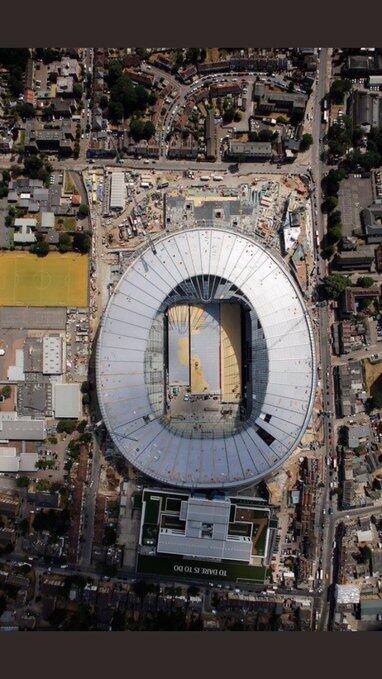 Kocak !! Stadion Totenham Hotspur Mirip Toilet Duduk