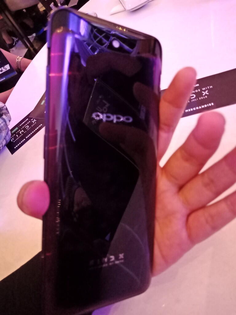 The Future Flagship OPPO Find X Beri Kejutan Lewat Keistimewaannya