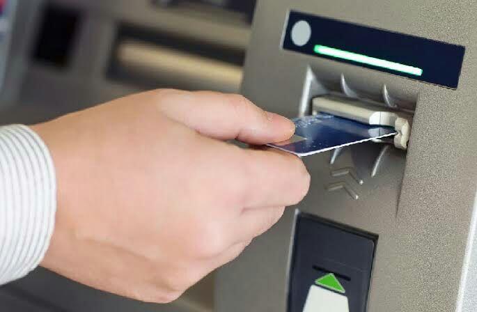 Ke Minimarket Cuman Buat Ambil Uang Di ATM, Kenapa Harus Malu