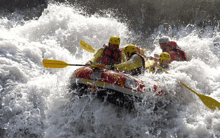 11 Tempat Rafting Terbaik di Indonesia, memacu Adrenalinmu ?