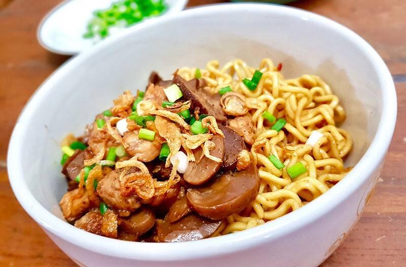 Ini Bumbu Rahasia yang Membuat Mie Ayam Jamur Makin Enak. Yuk, Bikin di Rumah!