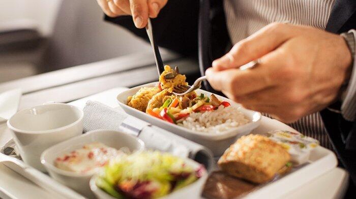 Taukah Agan, Kenapa Rasa Makanan di Dalam Pesawat Nggk Enak?