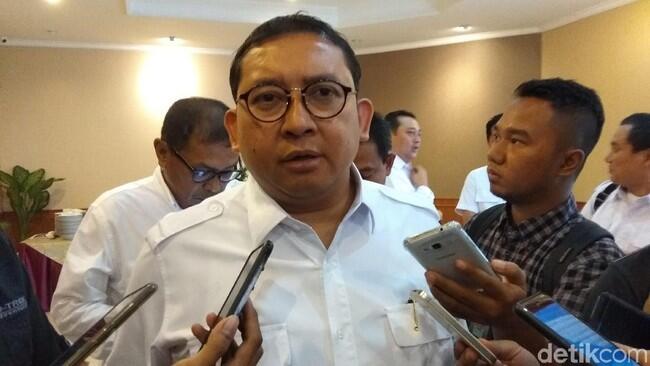 Mendagri Kampanyekan Jokowi 2 Periode, Fadli Zon: Kartu Merah Itu