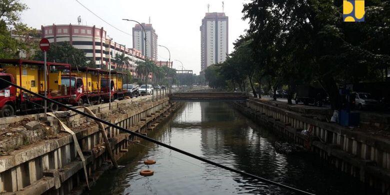 Cara Pemerintah Pusat Bantu DKI Hilangkan Bau Kali Item