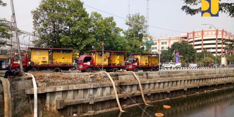 Cara Pemerintah Pusat Bantu DKI Hilangkan Bau Kali Item