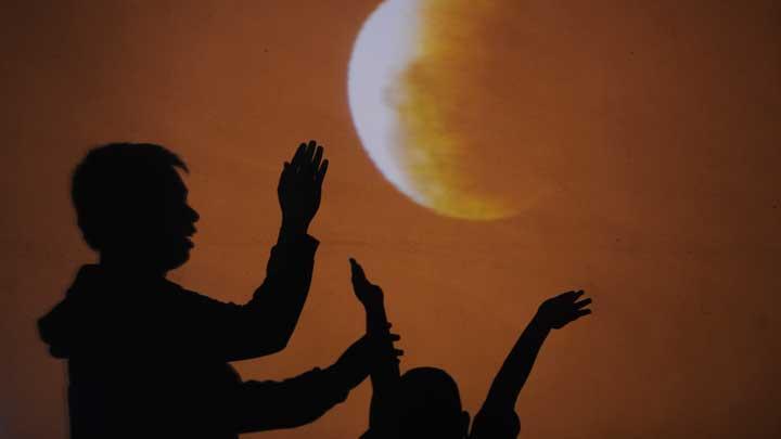 Malam Ini Gerhana Bulan Juli 2018, Ada Mitos Terkait Perempuan