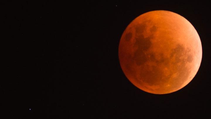 Malam Ini Gerhana Bulan Juli 2018, Ada Mitos Terkait Perempuan