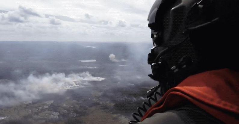 Swedia Memadamkan Kebakaran Hutan Menggunakan Bom