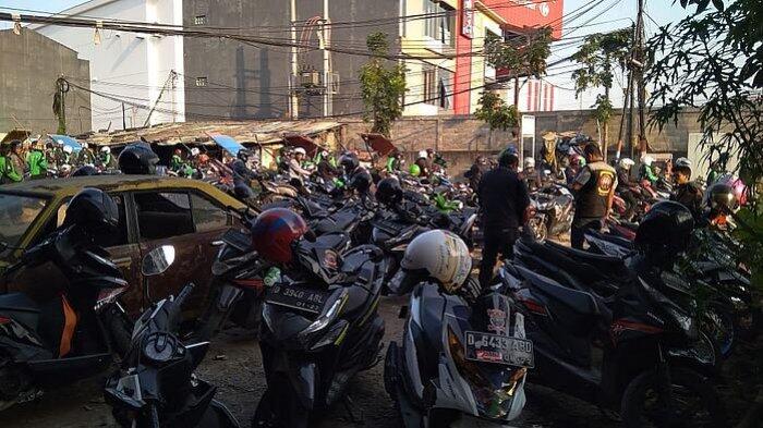 Perang Saudara Ojek Online VS Ojek Pangkalan Cikoneng, Bojongsoang, Bandung