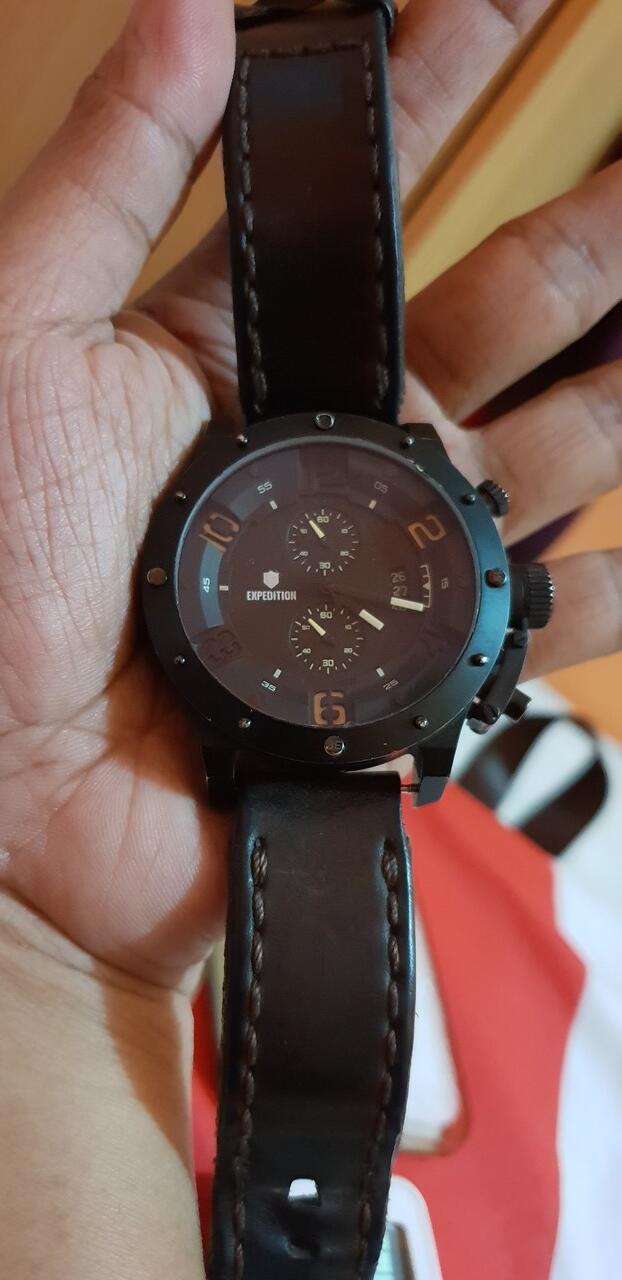Jam tangan lambat