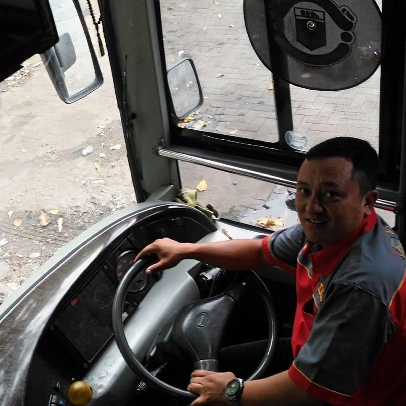 Para Driver Bus Yang Terkenal Ngebutnya