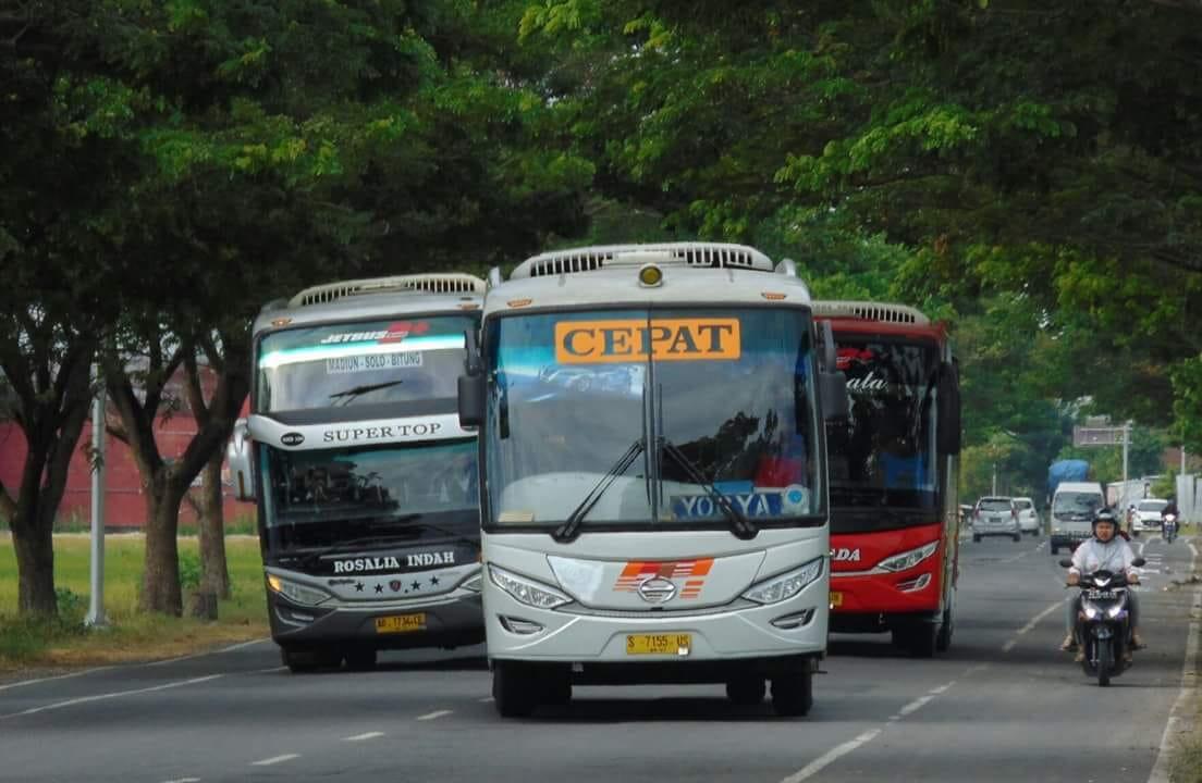 Para Driver Bus Yang Terkenal Ngebutnya