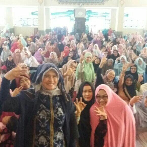 5 Hal Tentang Neno Warisman, Donatur Terbesar #2019GantiPresiden