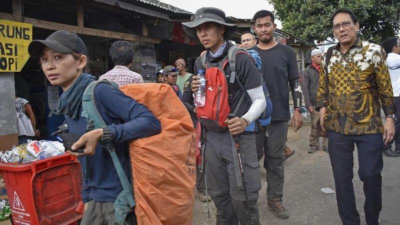 Sebanyak 543 Pengunjung Dievakuasi dari Rinjani, Sisa 6 Orang.