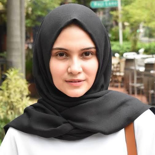 5 Selebriti Indonesia Memiliki Indera Keenam