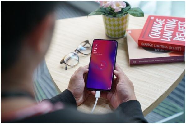 OPPO Find X: Smartphone Penuh Inovasi dengan Balutan Design Futuristik