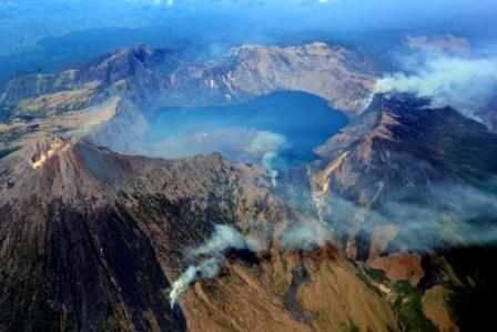 1.266 Pendaki Rinjani Telah Dievakuasi